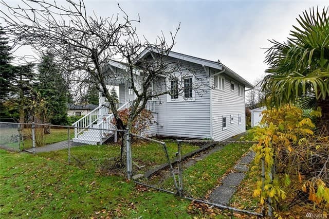 Seattle House: 10025 39th Ave SW