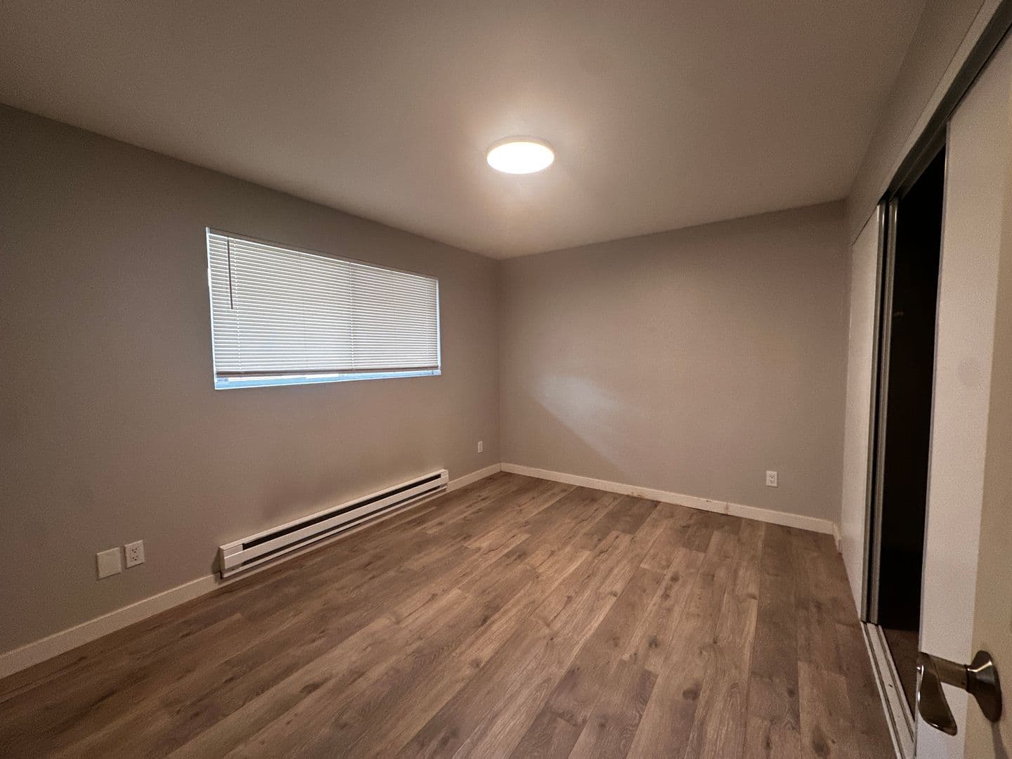 Burien Apartment: 1011 SW 149th St