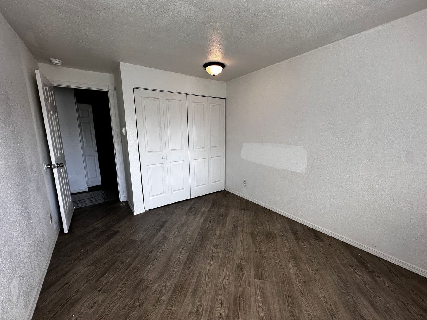 Tacoma Apartment: 1819 S 93rd St
