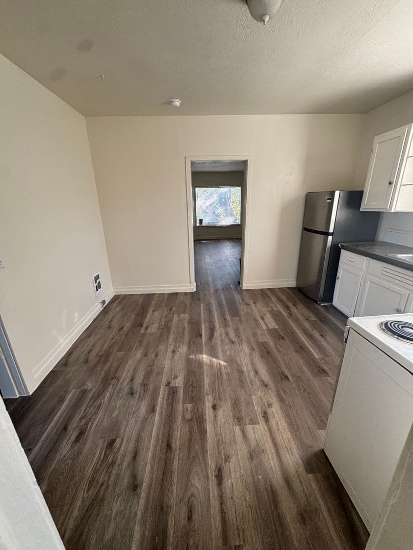 Tacoma Apartment: 712  S Sheridan