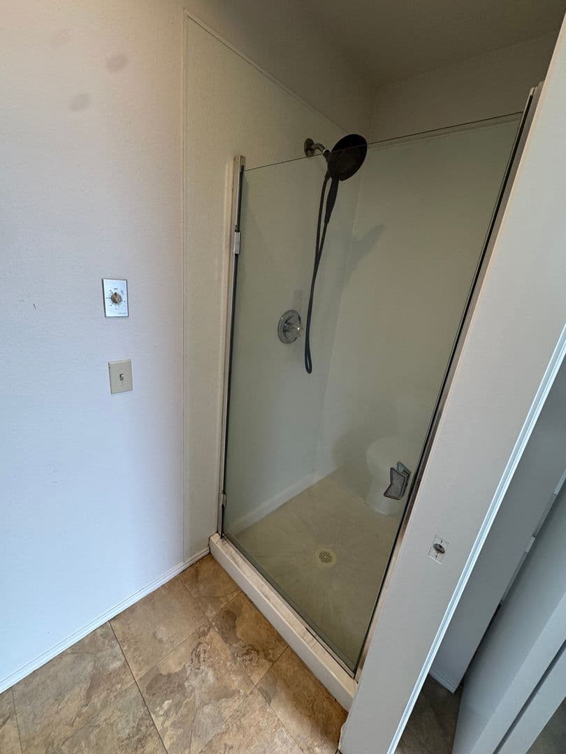 Tacoma House: 1507 63rd Ave NE