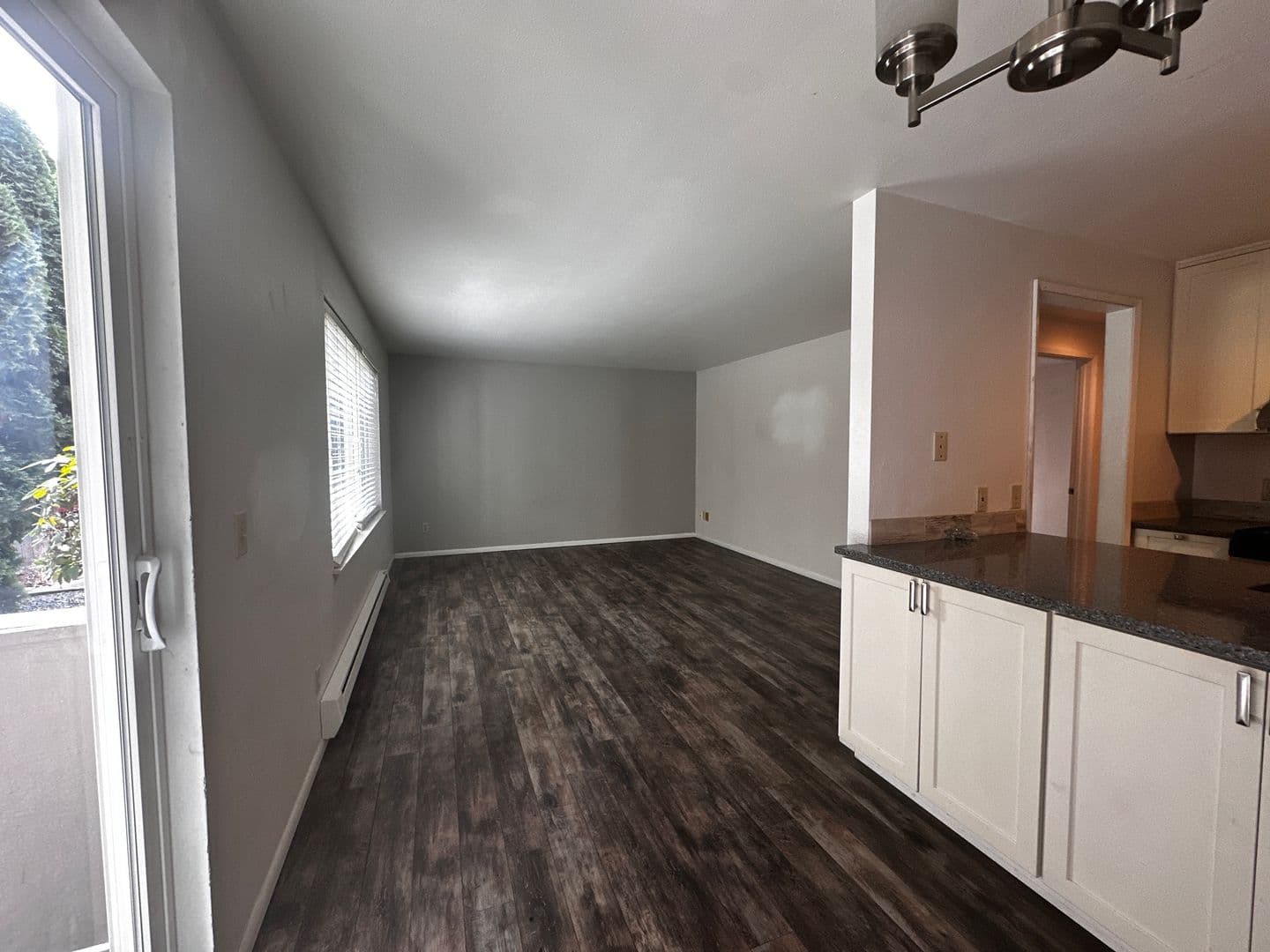 Burien Apartment: 1011 SW 149th St