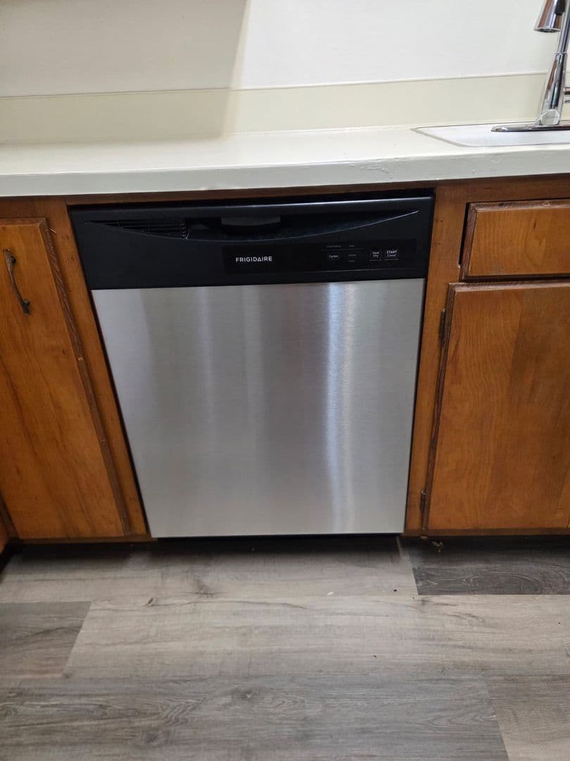 Kent Apartment: 10833 & 10835 SE 200th Street
