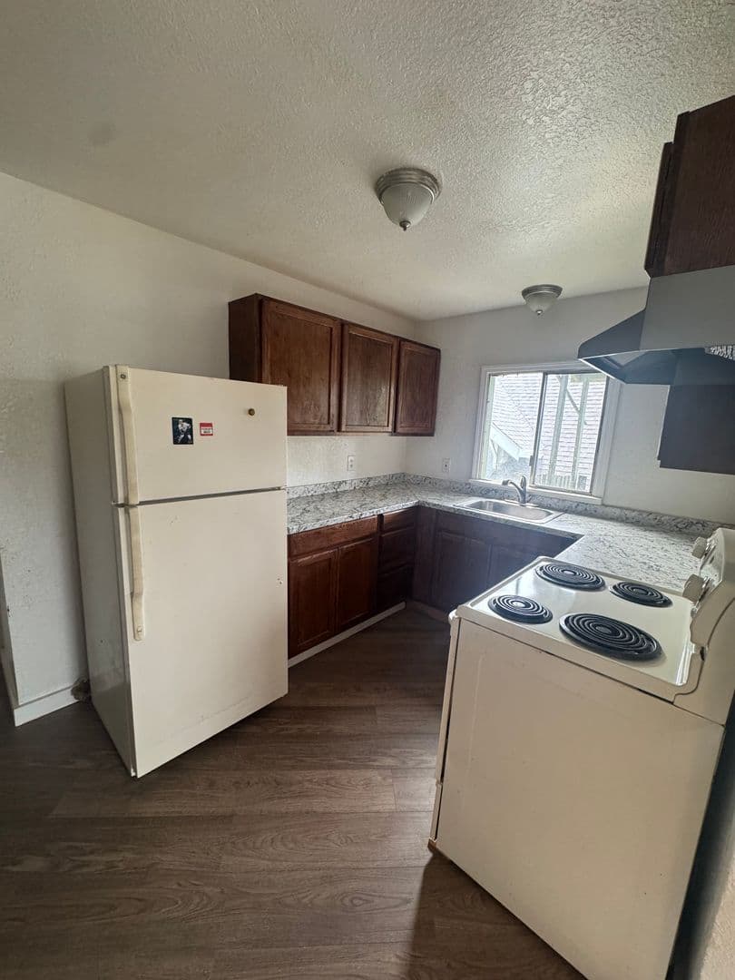 Tacoma Apartment: 712  S Sheridan