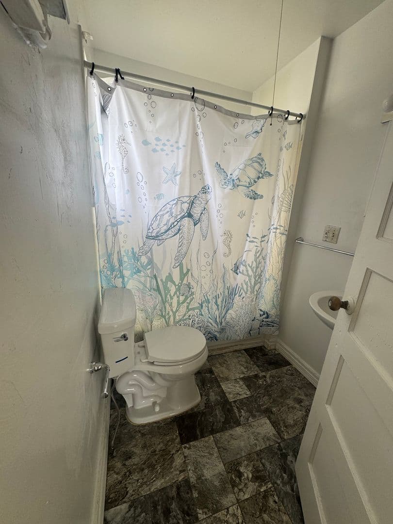 Tacoma Apartment: 712  S Sheridan