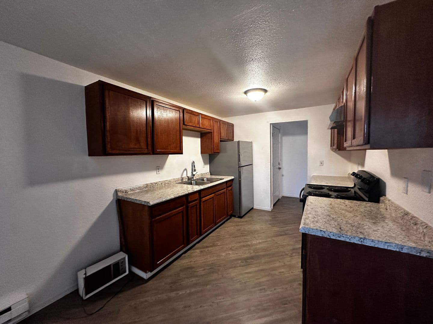 Tacoma Apartment: 1819 S 93rd St