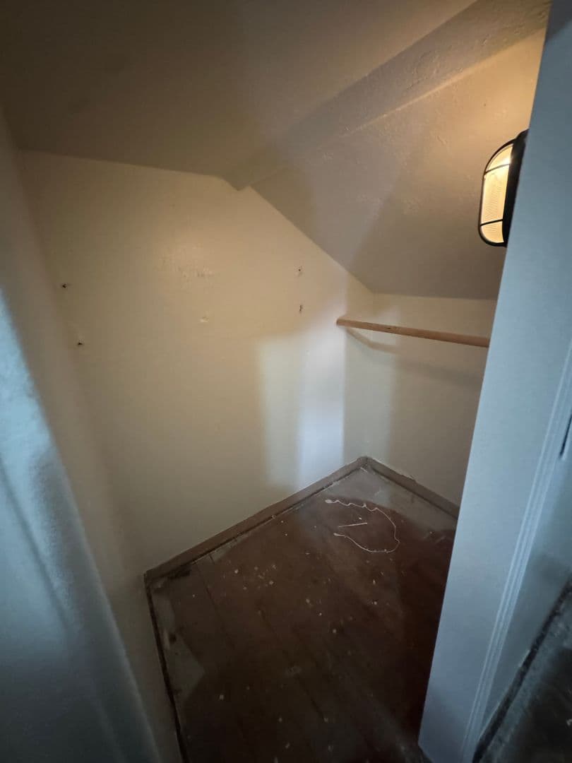 Tacoma Apartment: 712  S Sheridan