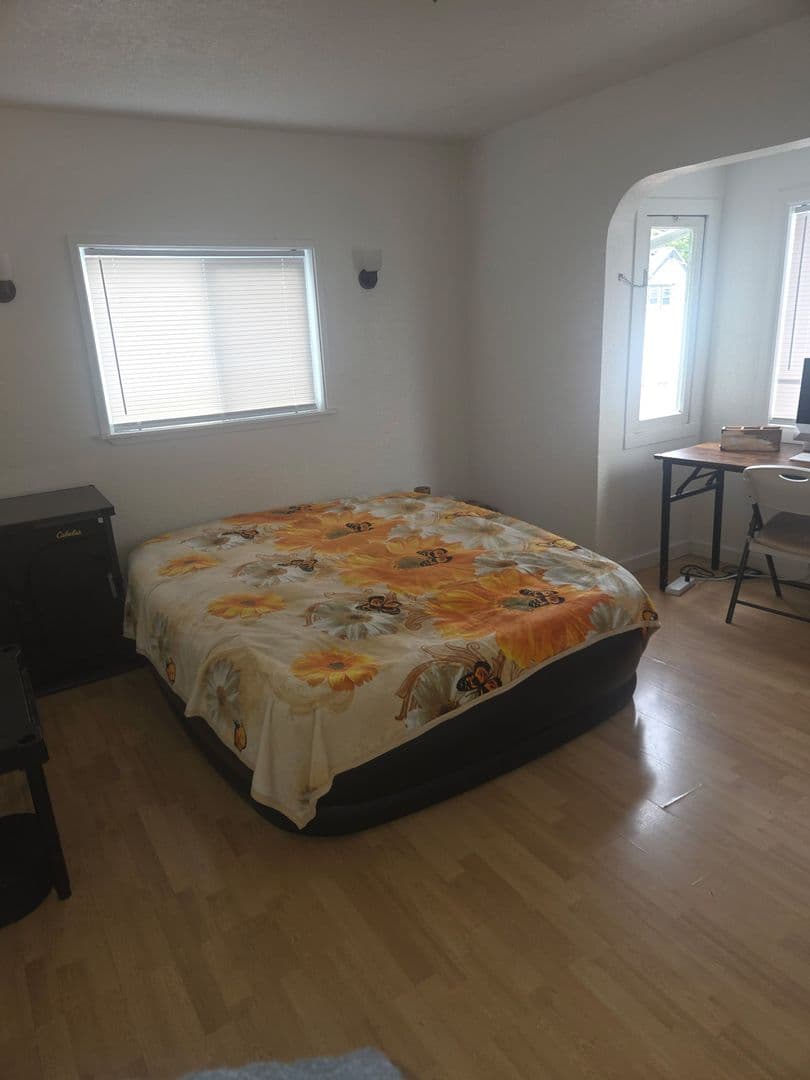 Tacoma Apartment: 712  S Sheridan