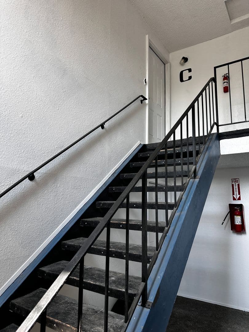 Tacoma Apartment: 1819 S 93rd St