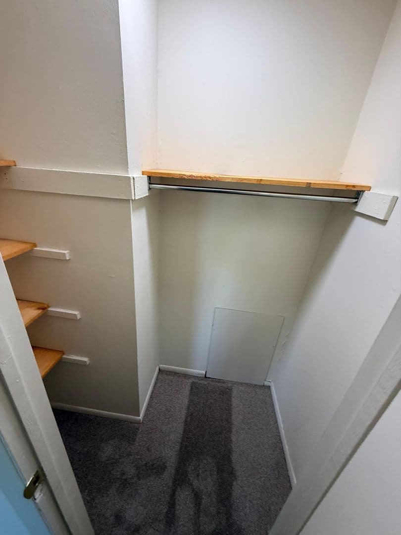 Whitehall Apartment: Mickley & Overlook Road