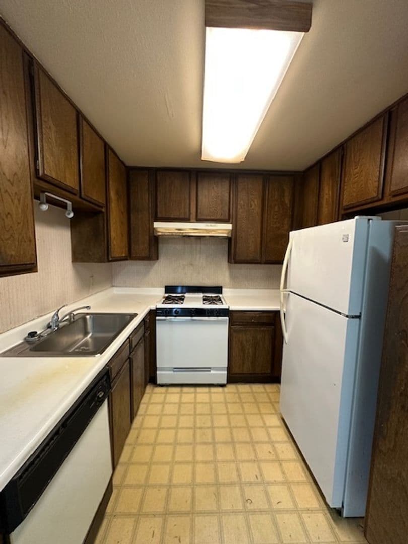 Woodland Condo: 52 W Elliot St, #51