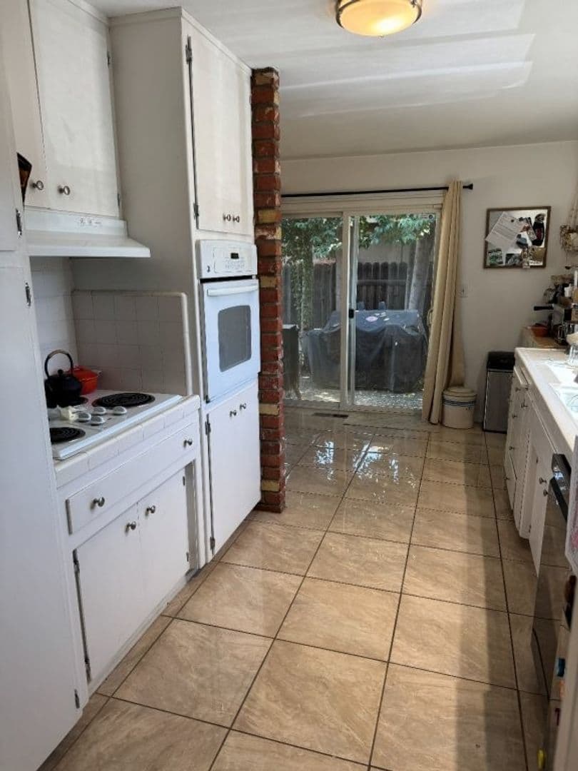 Woodland House: 420 Greenwood Drive
