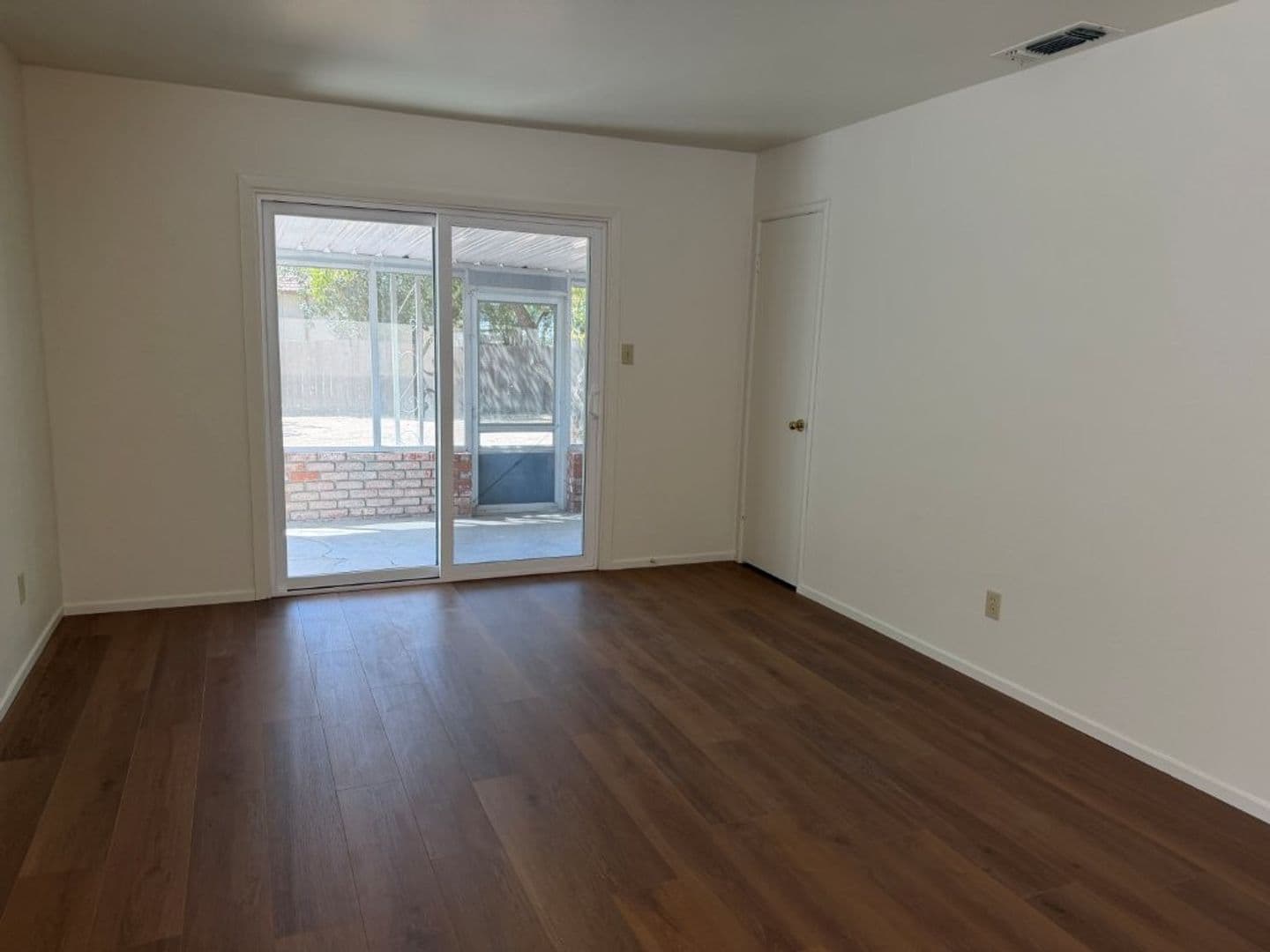 Davis House: 1321 Chestnut Lane