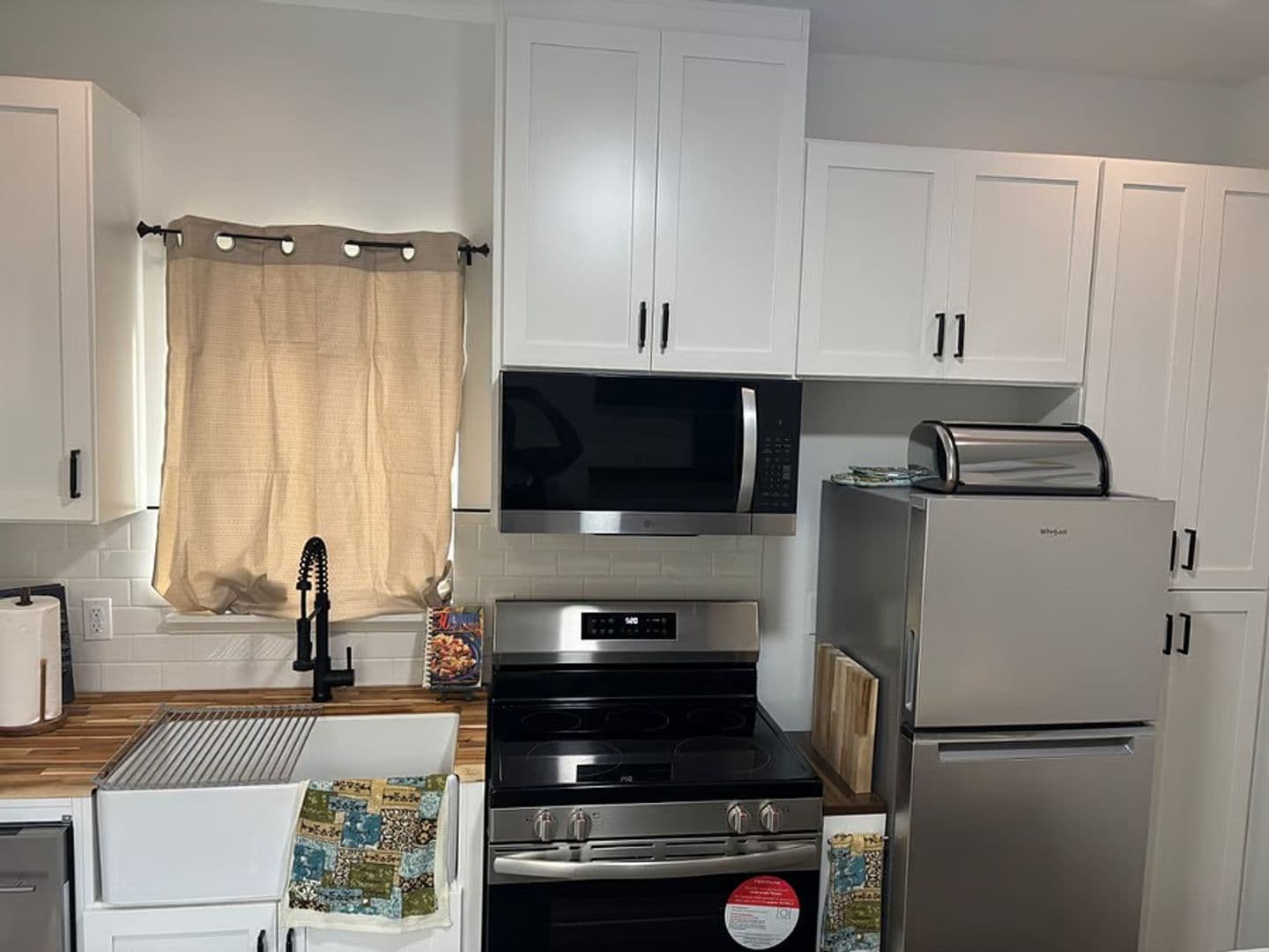 Sacramento House: 3413 Delphinium Way