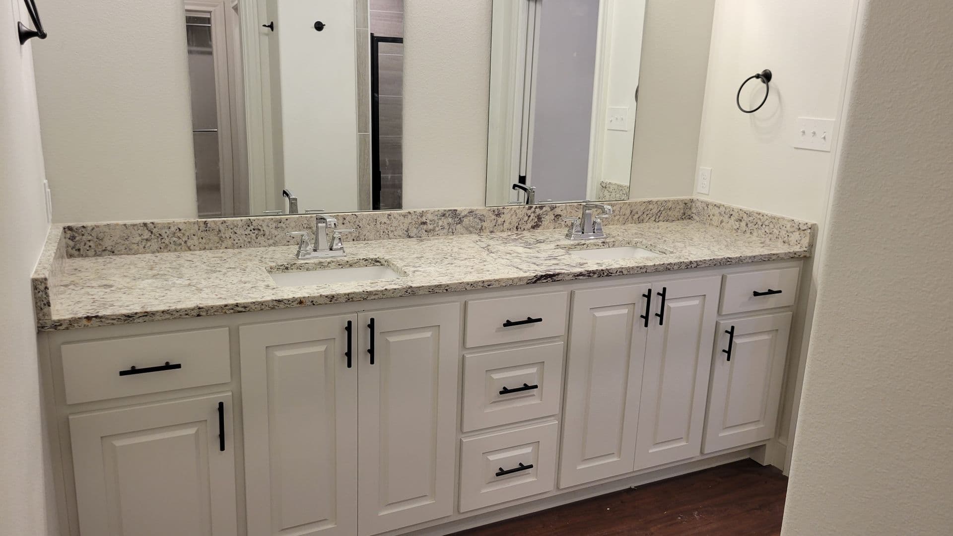 Lubbock Apartment: 7120 22nd Place