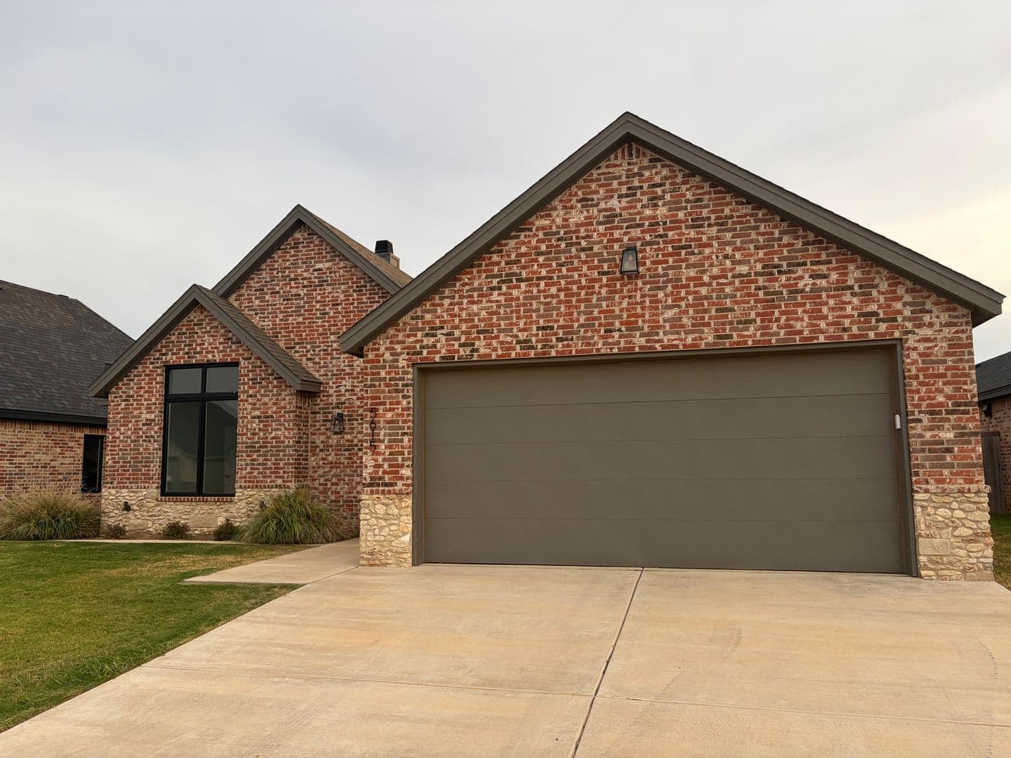 Lubbock House: 5615 119th St