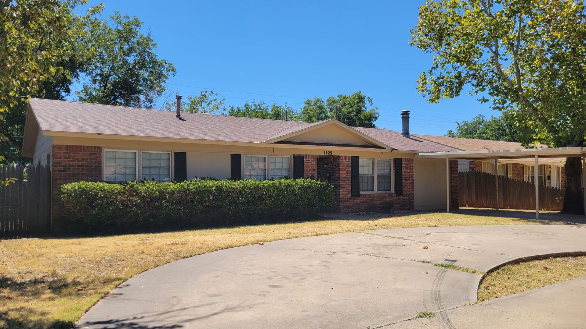 Lubbock House: 1925 70th Street