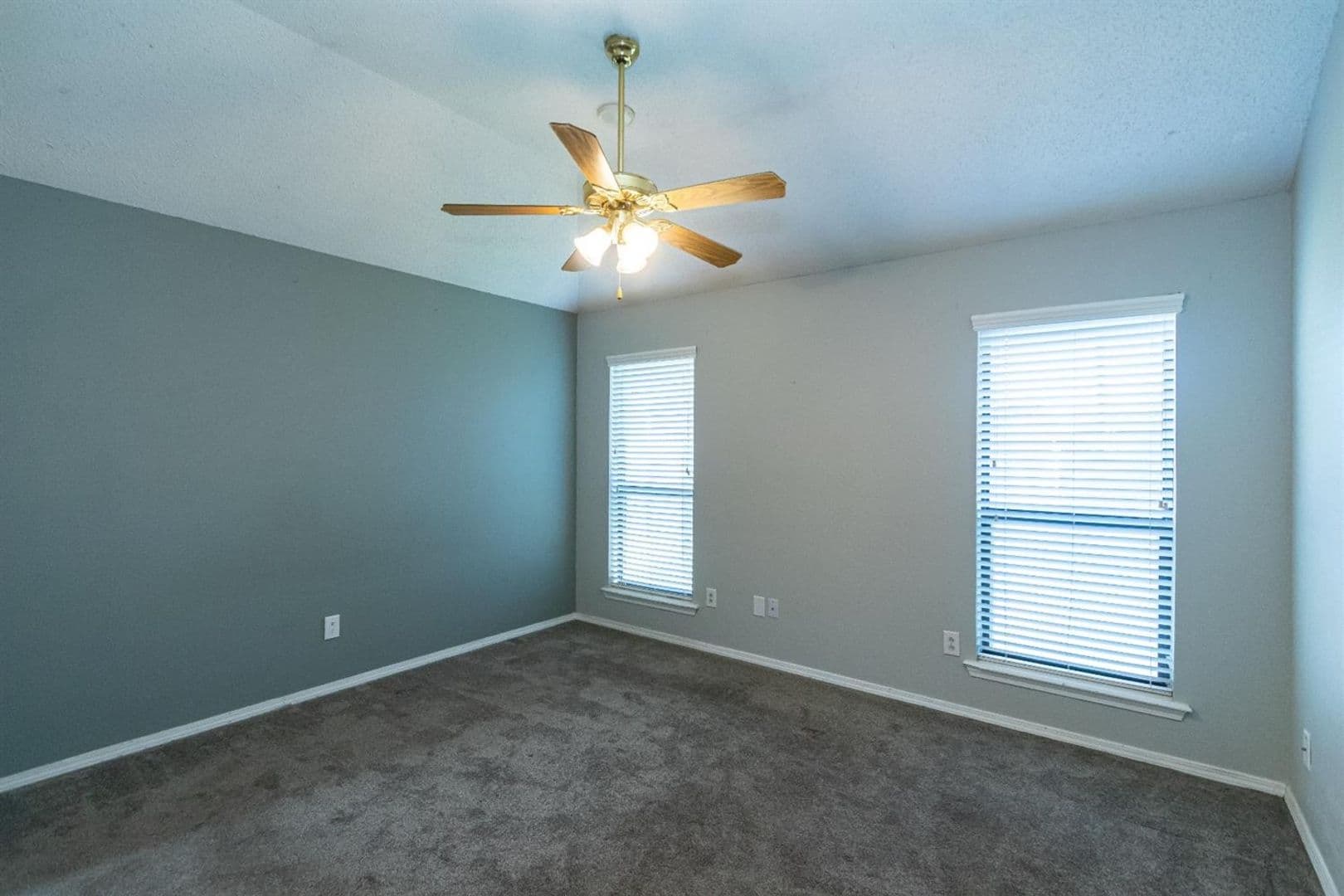 Lubbock House: 2312 91st St
