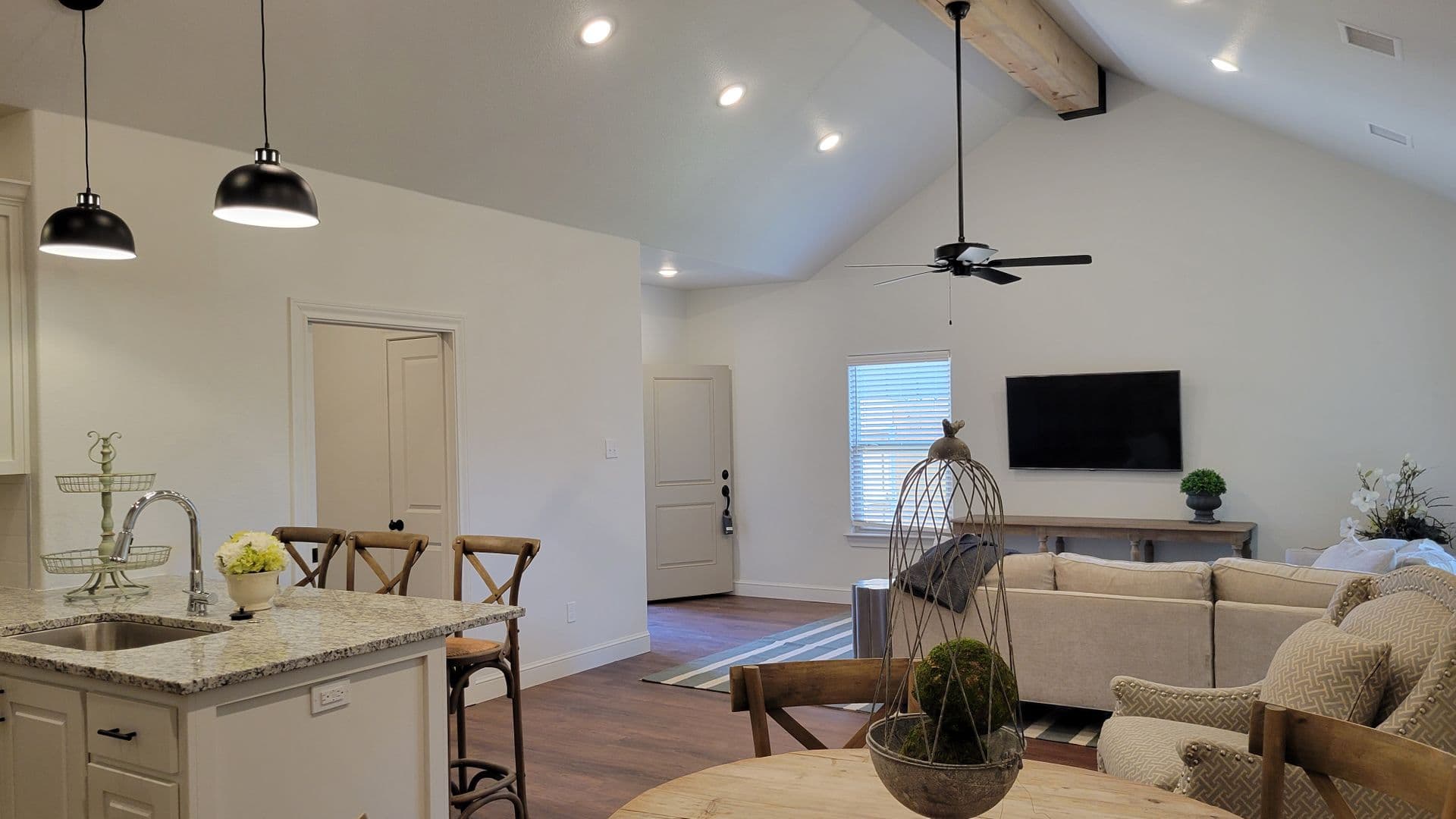 Lubbock Apartment: 7120 22nd Place