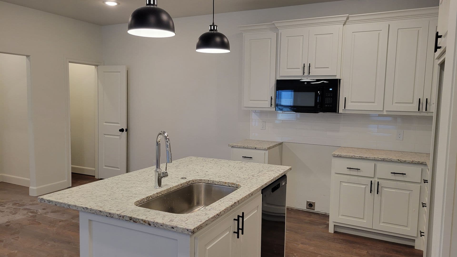 Lubbock Apartment: 7120 22nd Place