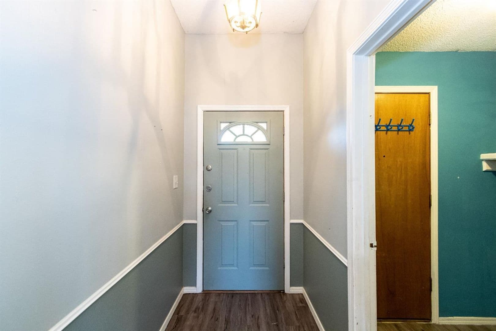Lubbock House: 2312 91st St