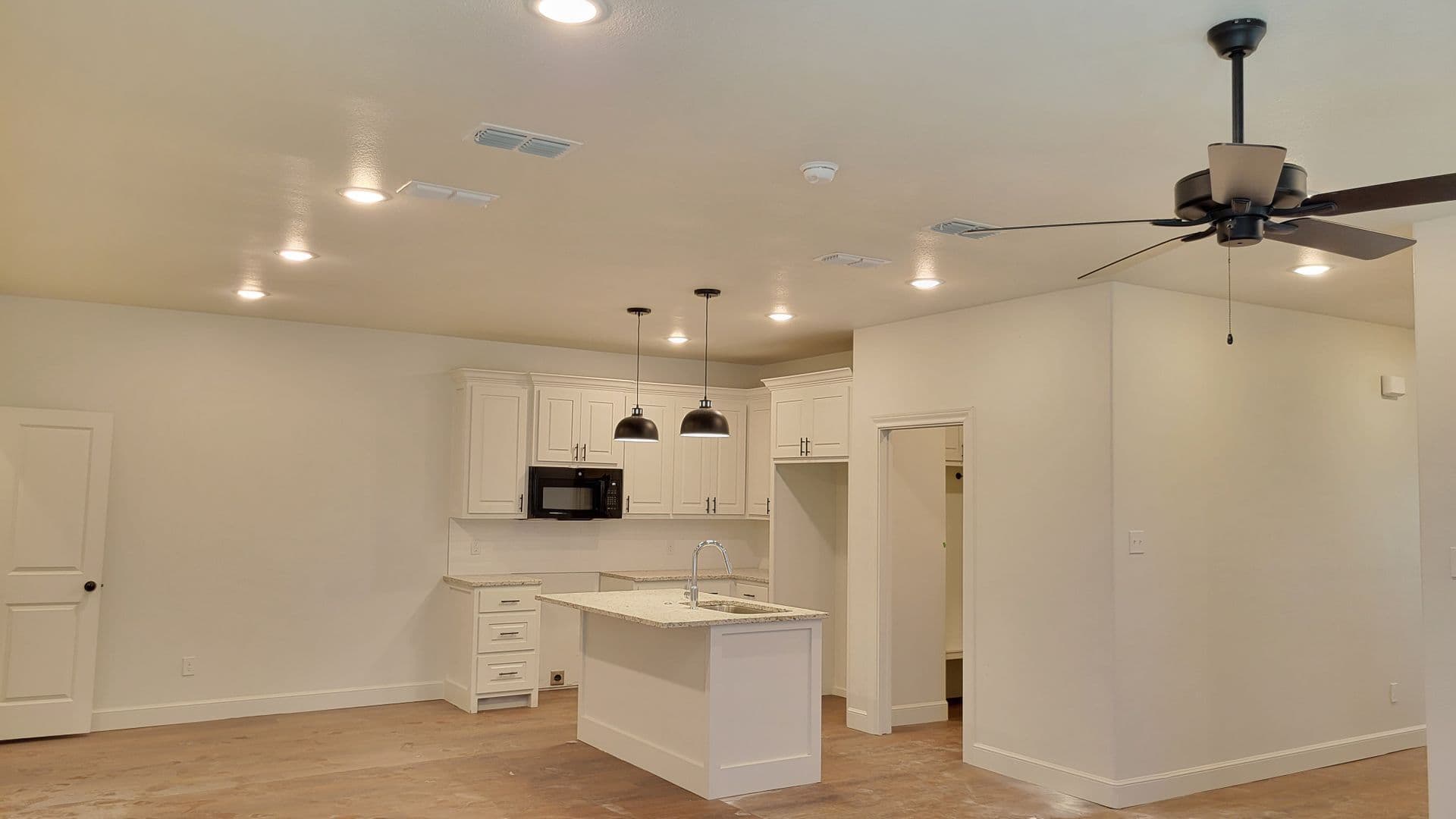 Lubbock Apartment: 7128 22nd Street