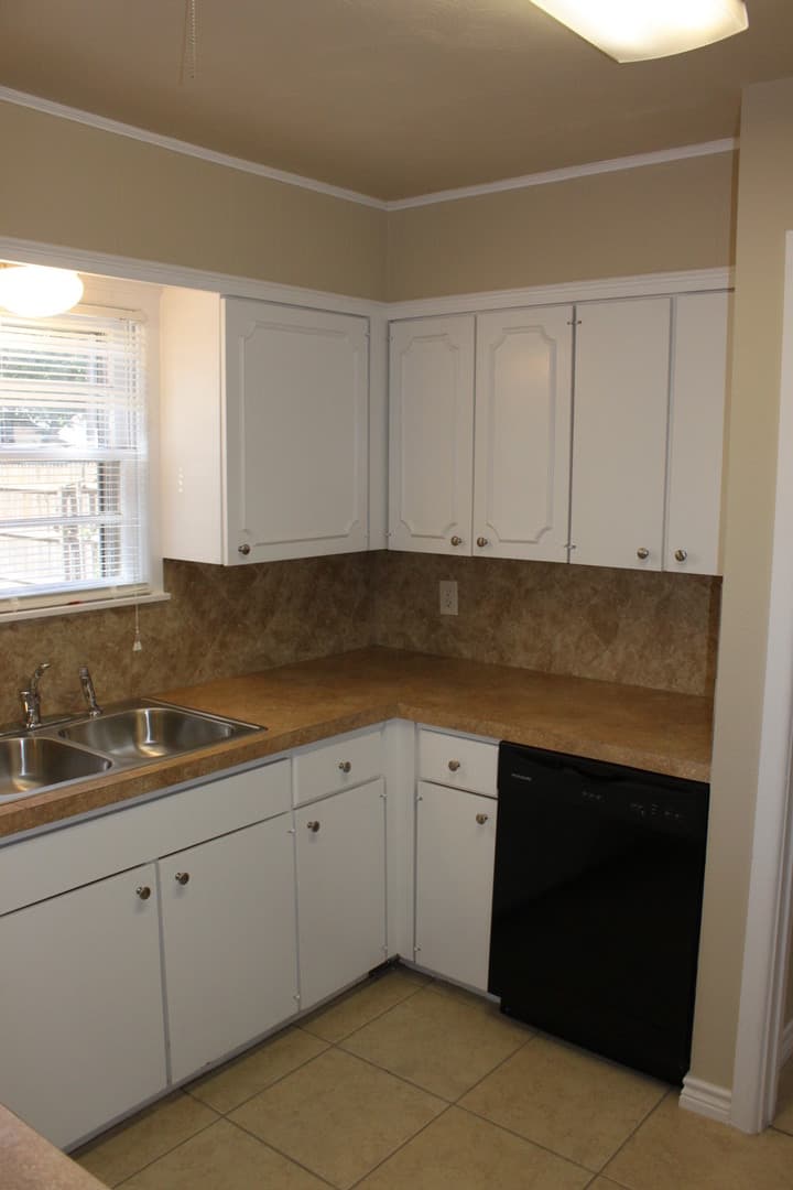Lubbock House: 1925 70th Street
