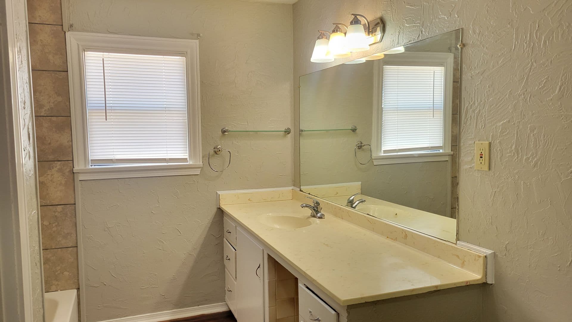 Lubbock House: 10306 S CR 2500 SH1