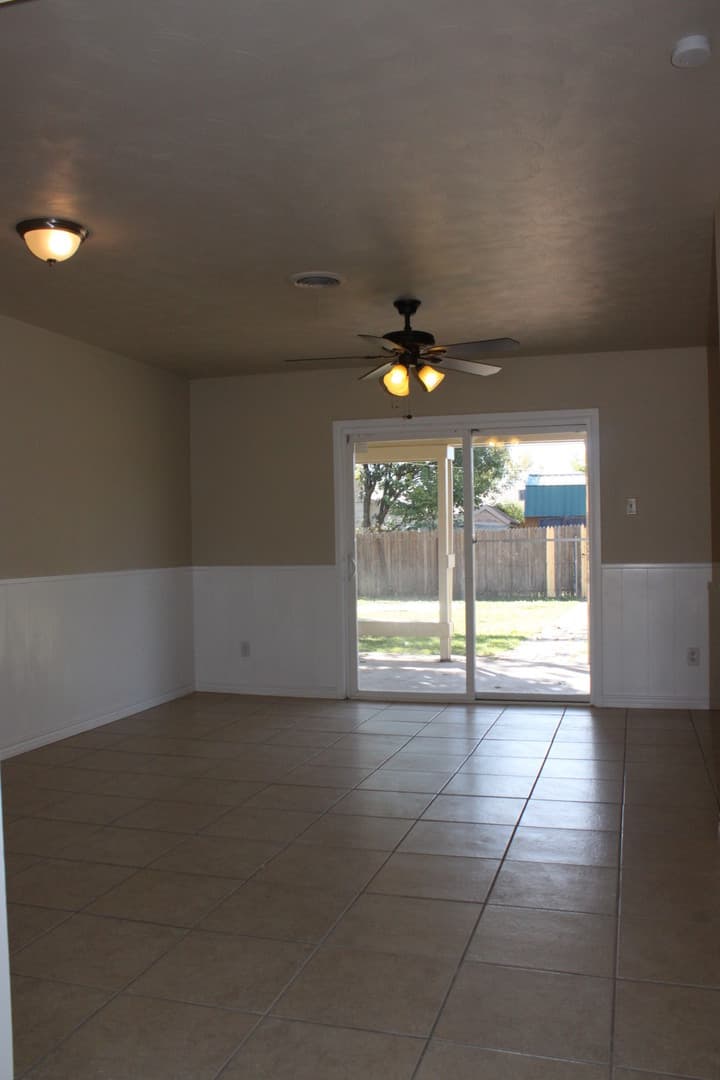 Lubbock House: 1925 70th Street