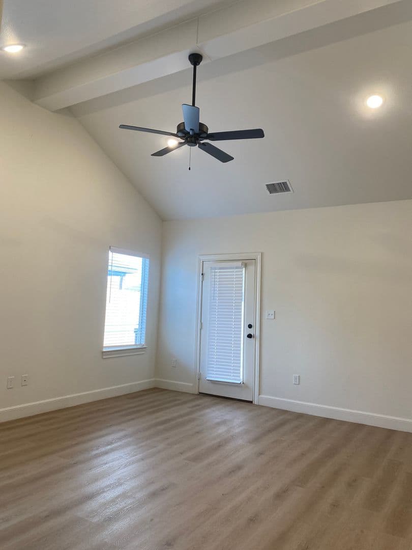 Lubbock Apartment: 7123 22nd Street