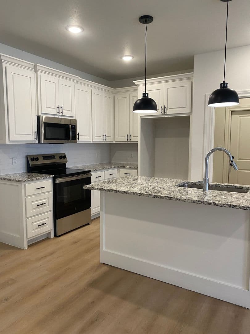 Lubbock Apartment: 7124 22nd Street