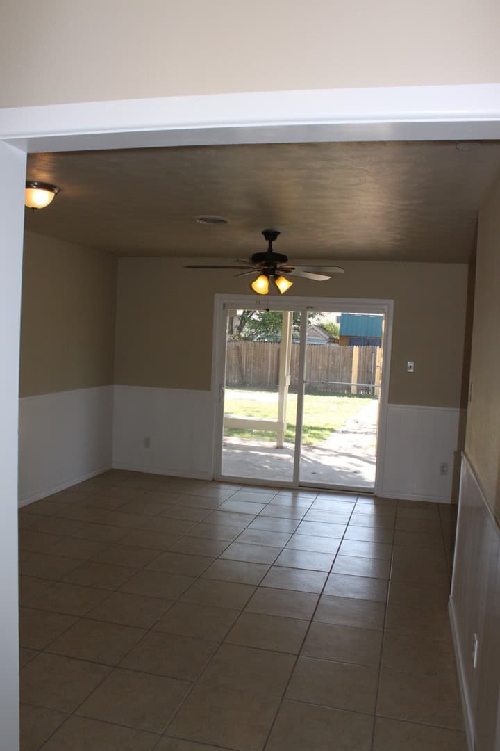 Lubbock House: 1925 70th Street