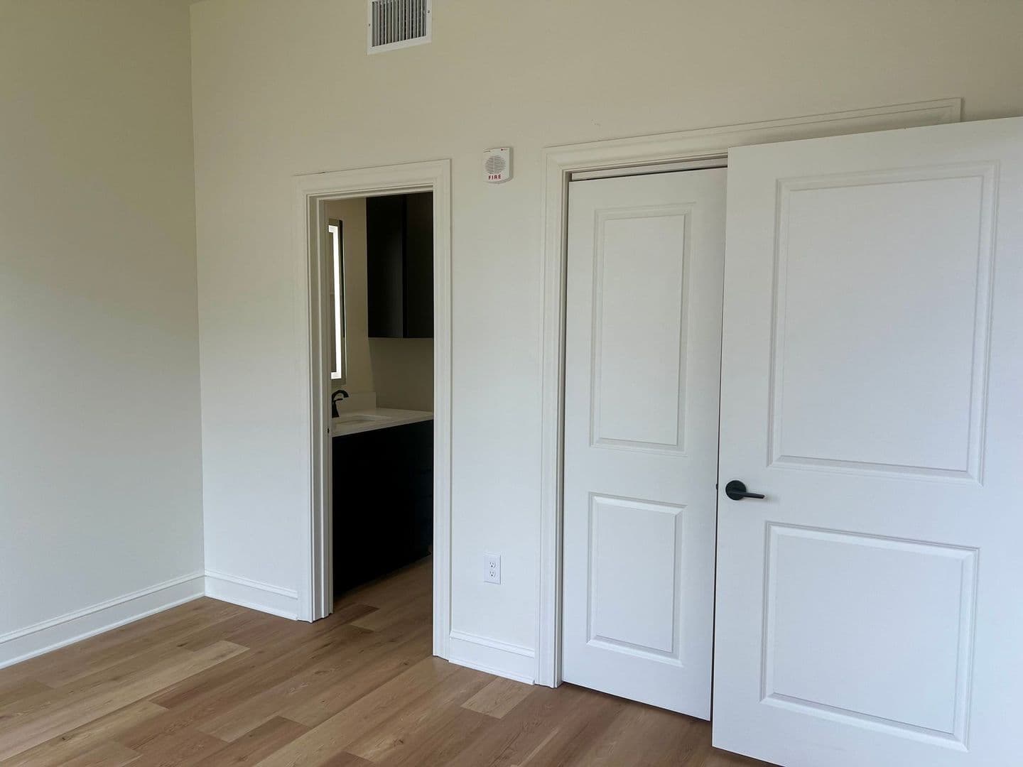 Lubbock Apartment: 1801 Main St