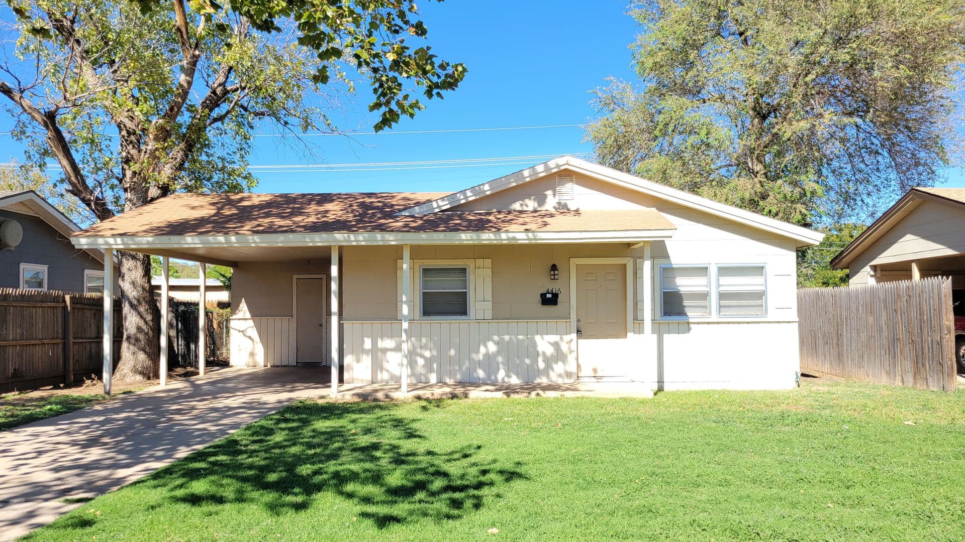 Lubbock House: 4416 37th St