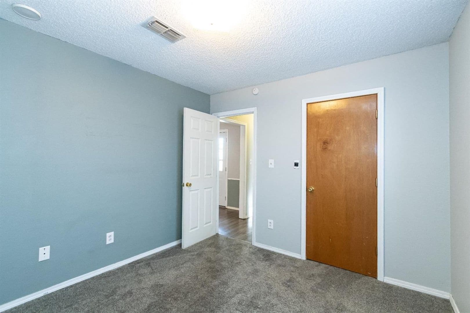 Lubbock House: 2312 91st St