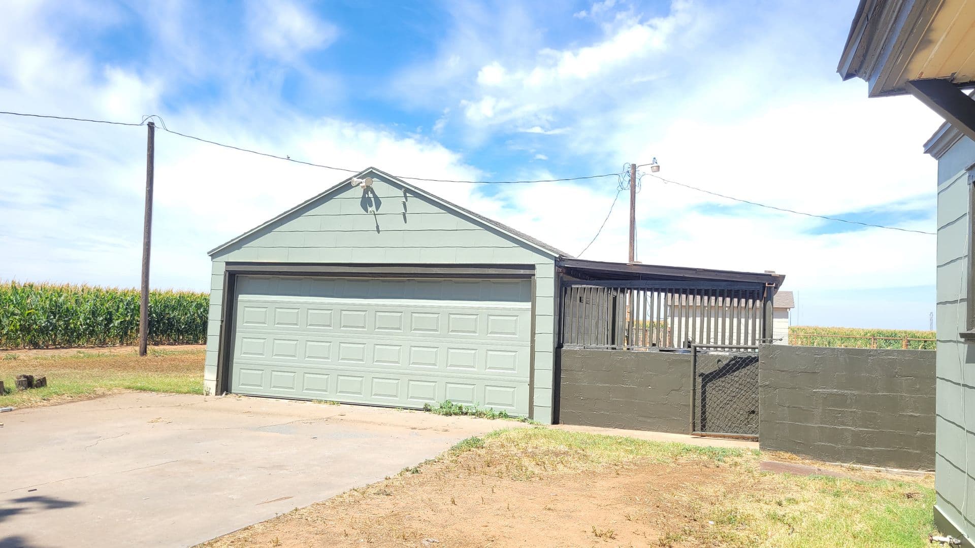 Lubbock House: 10306 S CR 2500 SH1