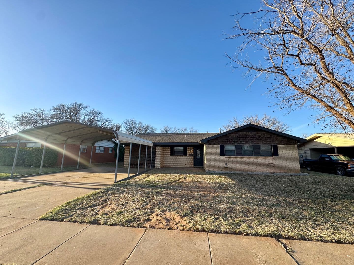 Lamesa House: 106 N 22nd Pl