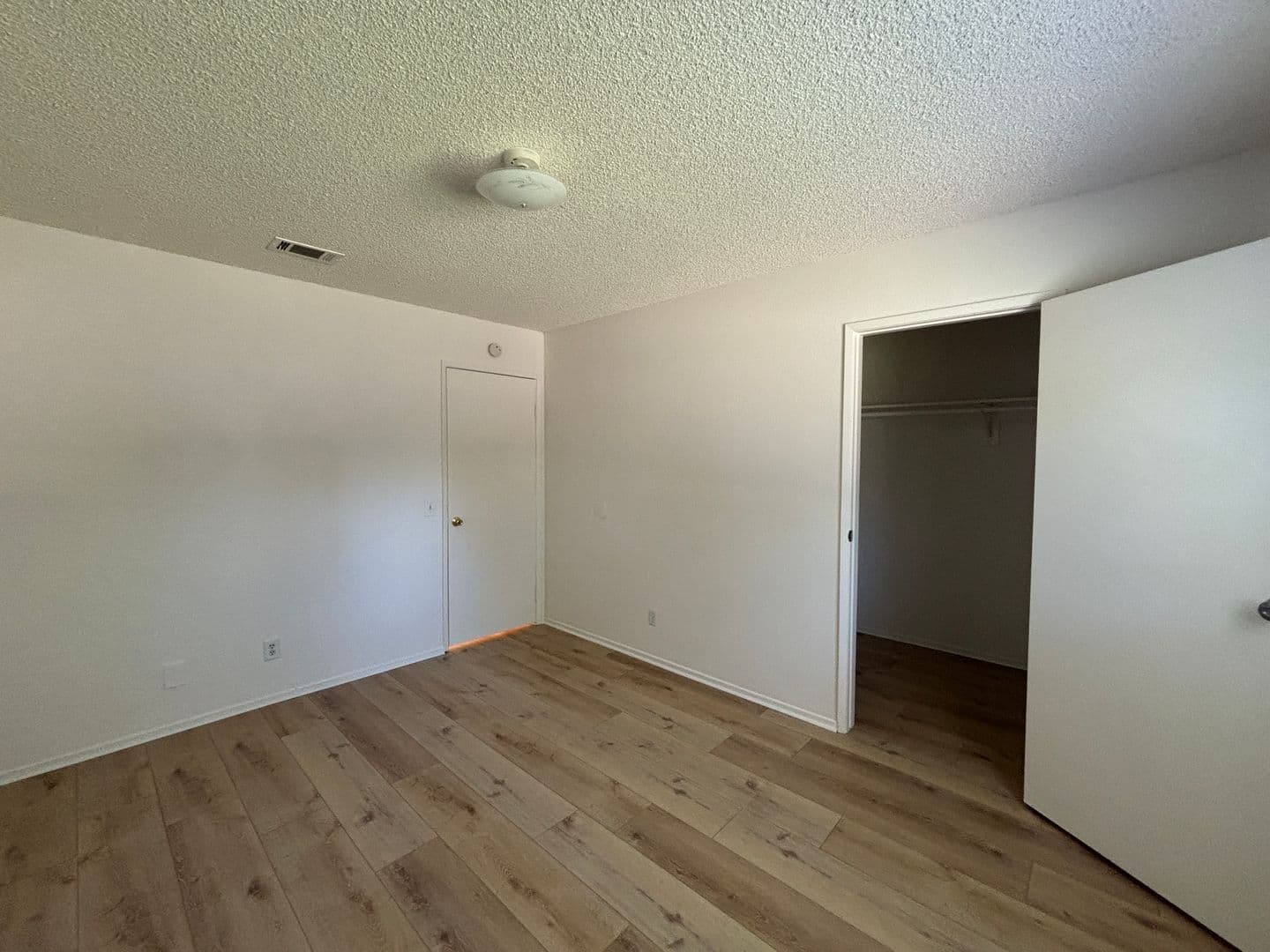 LITTLEROCK Apartment: 8723/23.5/31/31.5 EAST AVENUE U-6