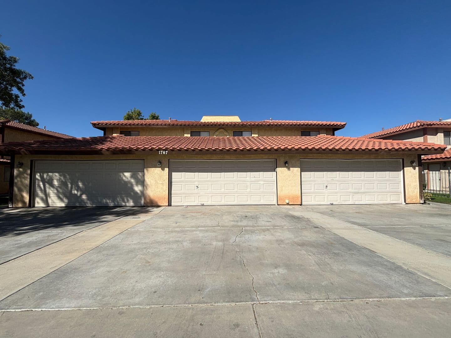 LANCASTER Apartment: 1747 WEST AVENUE J-15