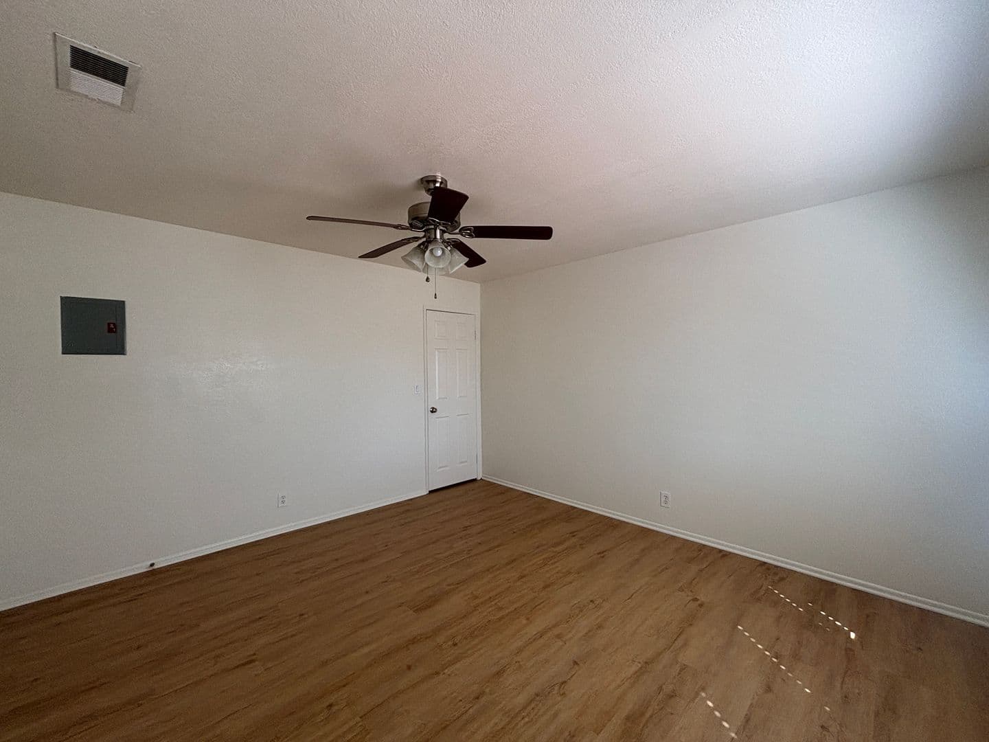 LANCASTER Apartment: 1747 WEST AVENUE J-15