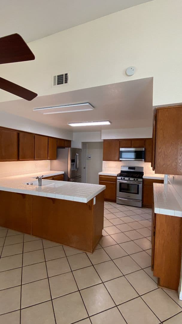 PALMDALE House: 37228 WATERMAN AVENUE