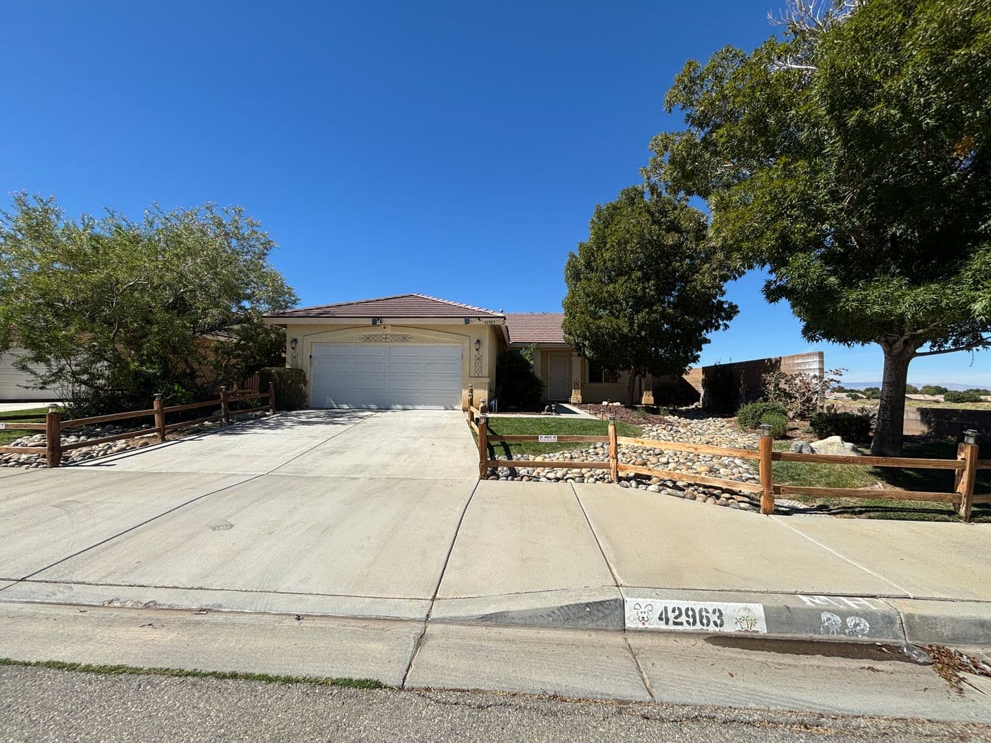 LANCASTER House: 42963 EDSON AVENUE