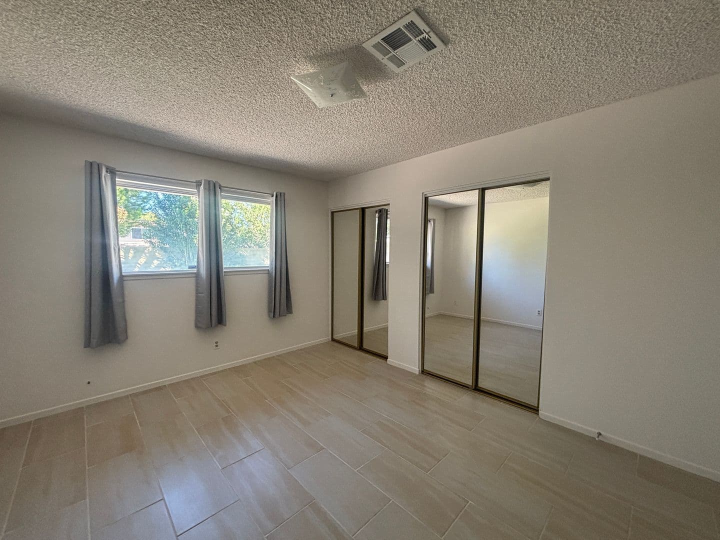 LANCASTER House: 2615 WEST AVENUE J-8
