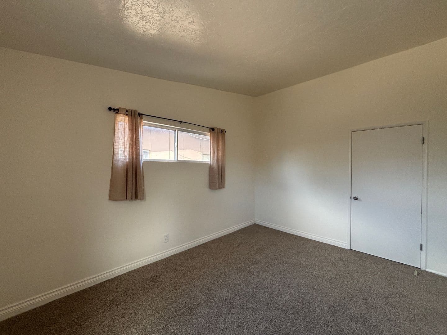 LANCASTER House: 45503 CEDAR AVENUE