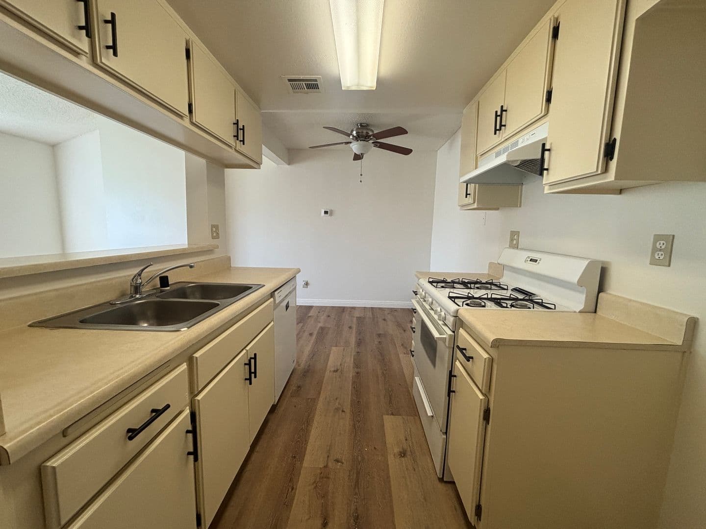 LANCASTER Apartment: 43941 18TH STREET EAST