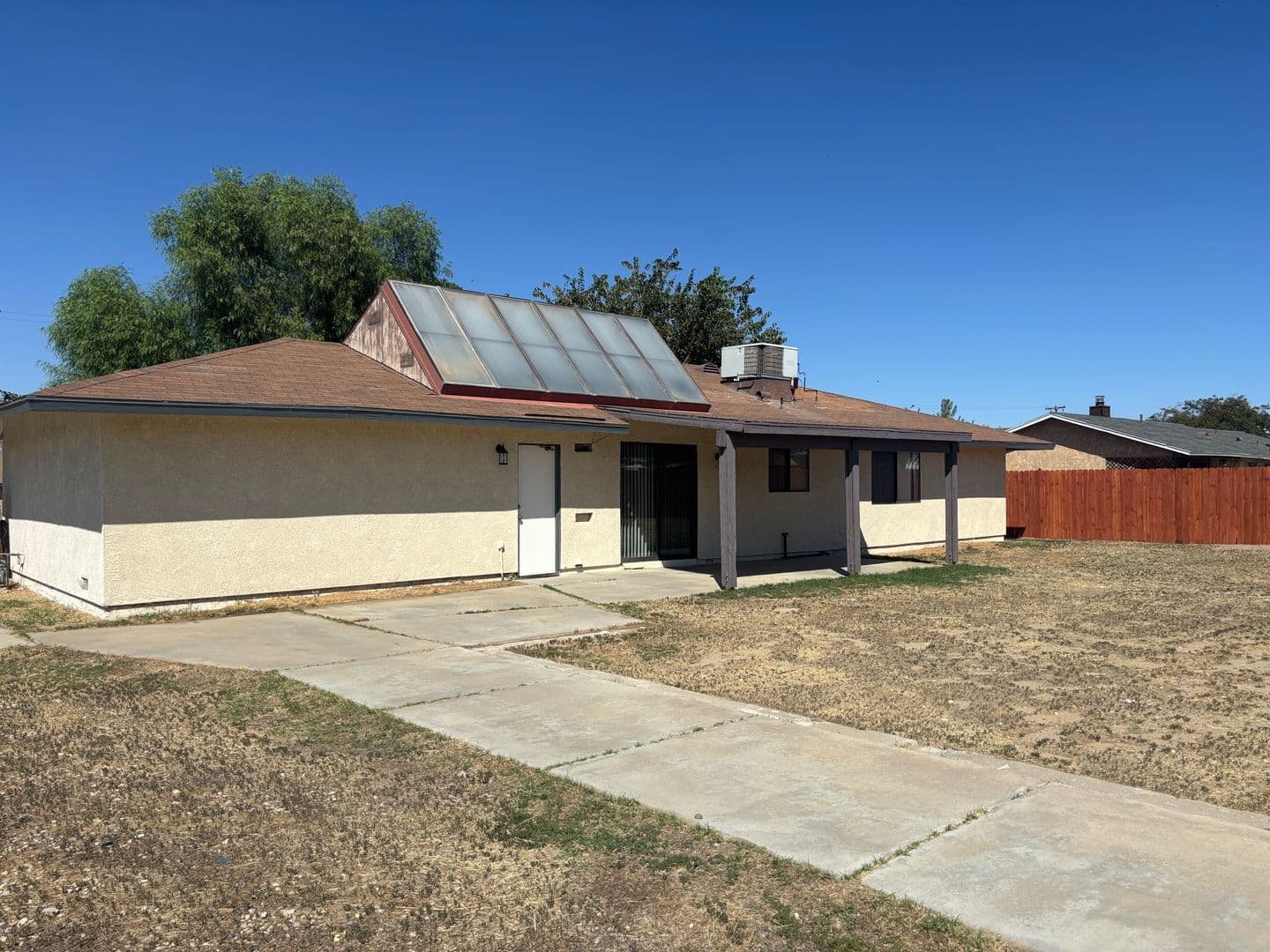 LITTLEROCK House: 10116 EAST AVENUE S-2