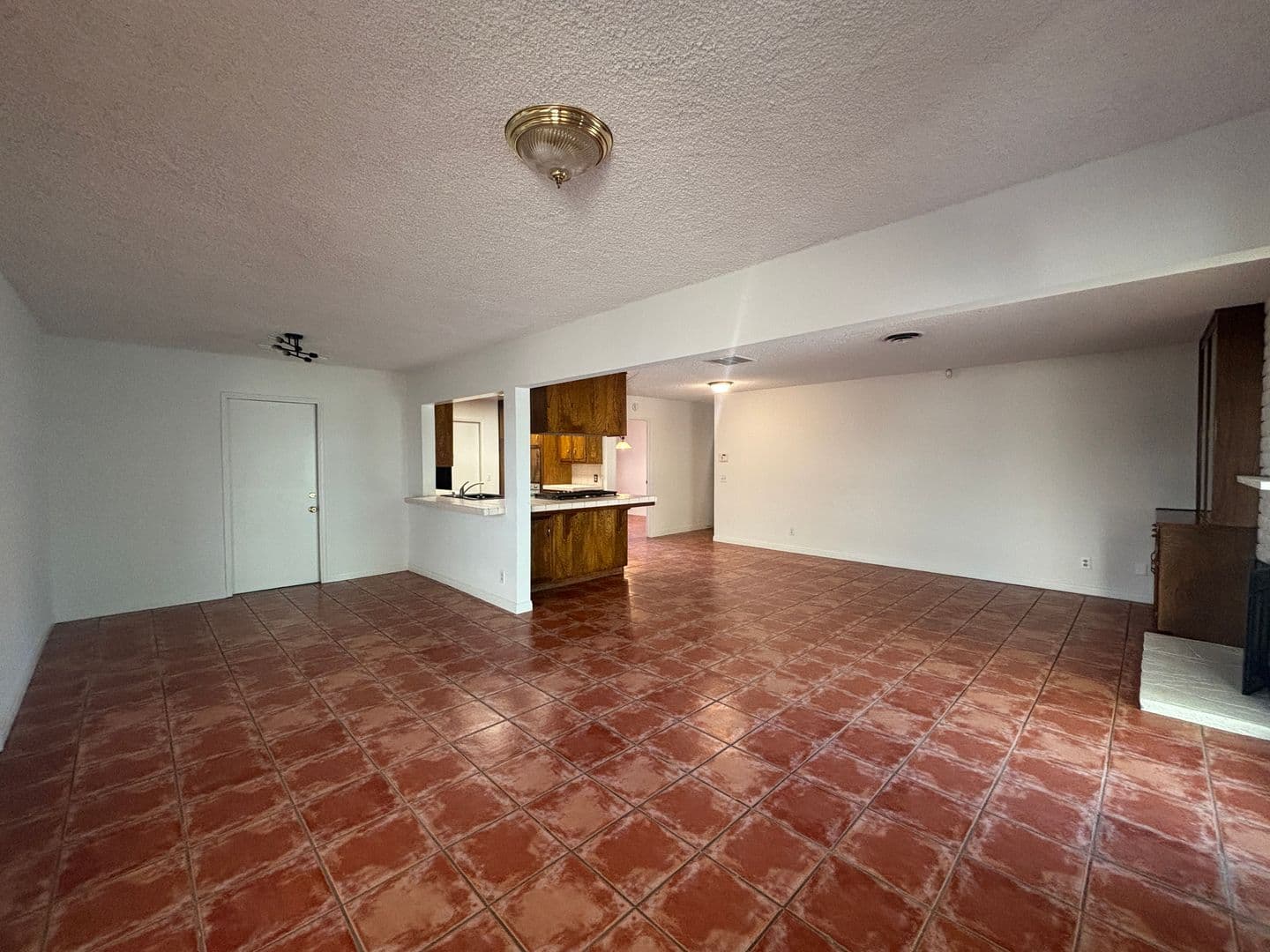 LANCASTER House: 2615 WEST AVENUE J-8