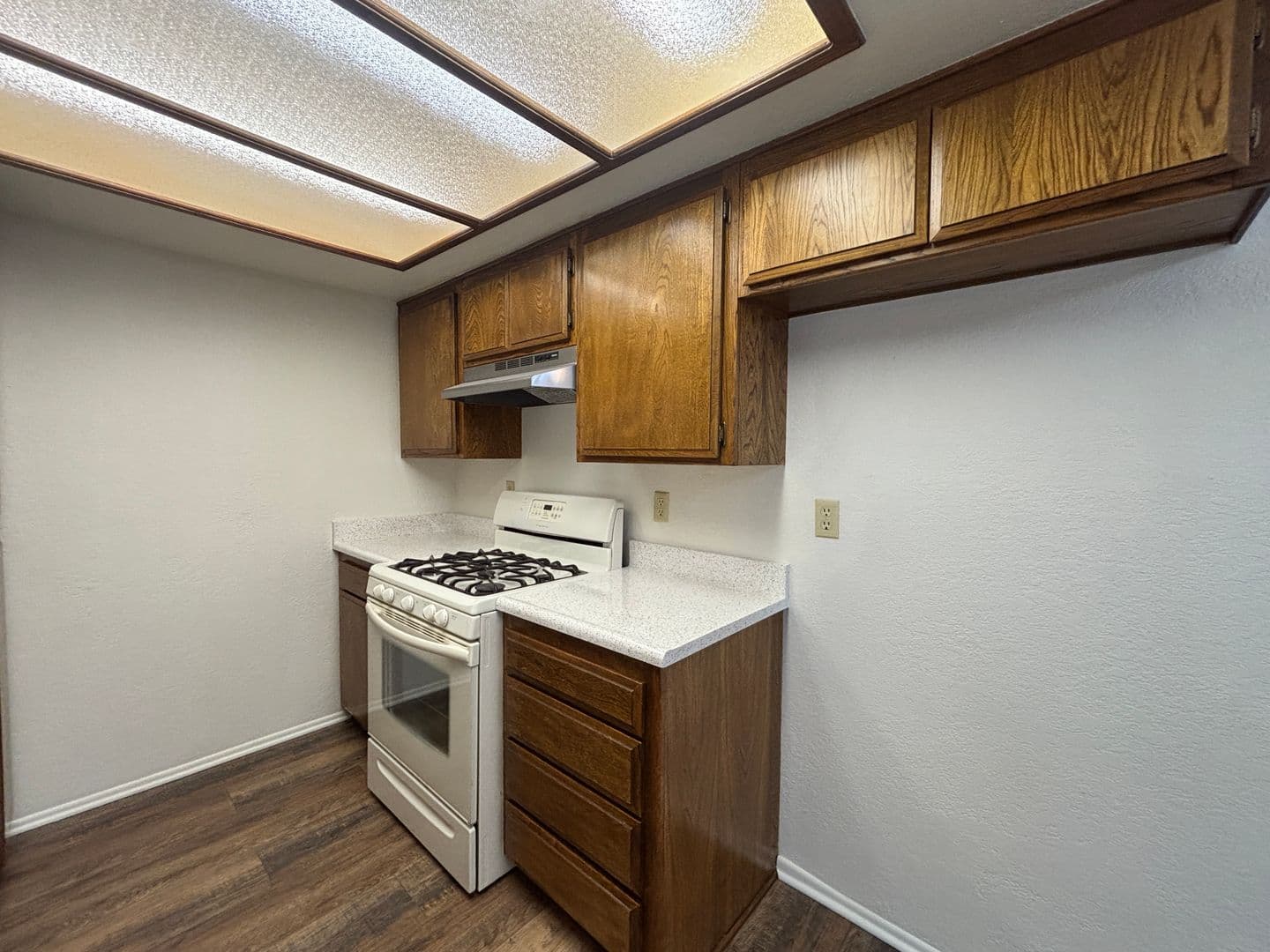 LANCASTER Apartment: 1710 WEST AVENUE J-15