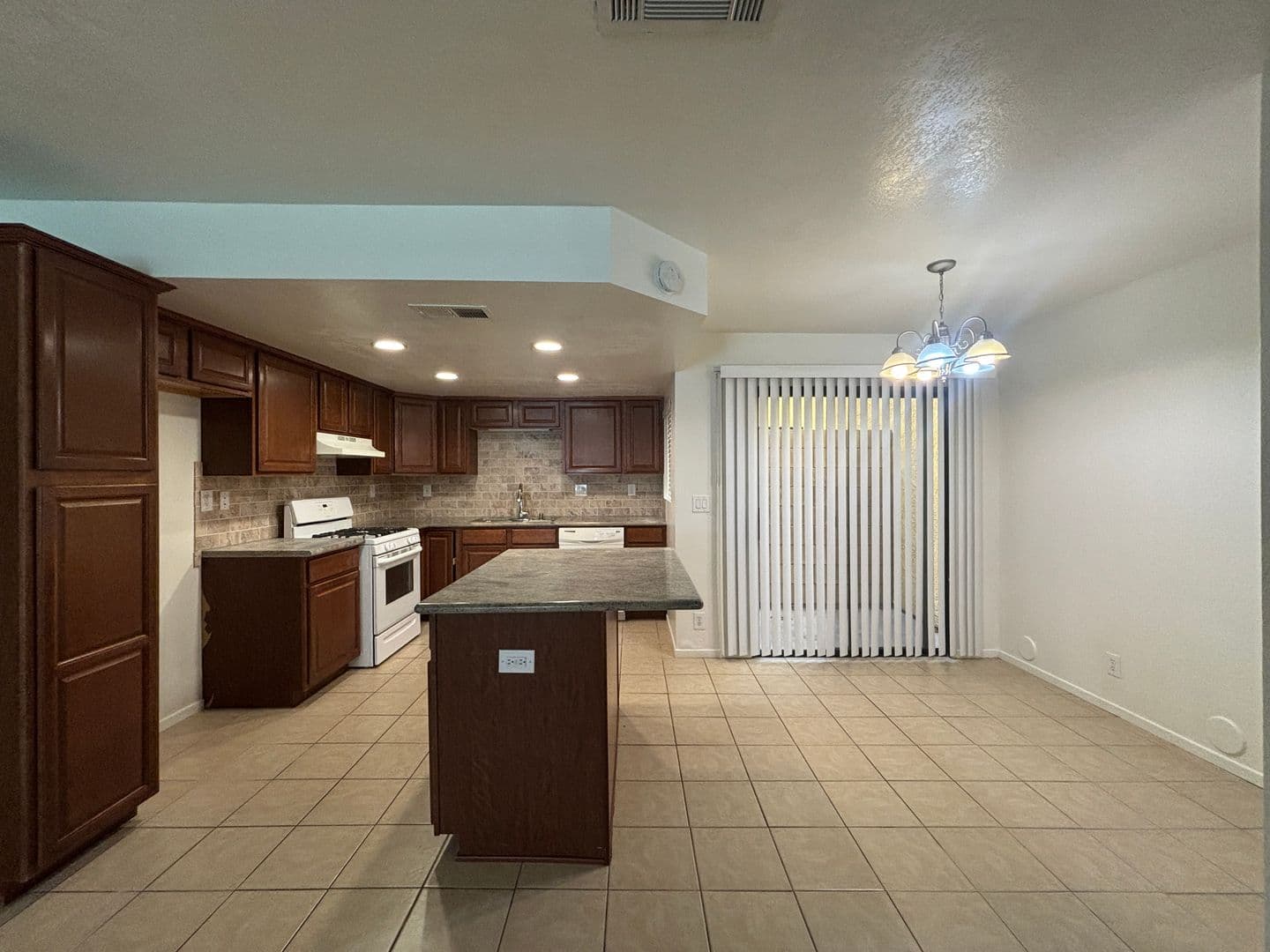 LANCASTER Apartment: 1747 WEST AVENUE J-15
