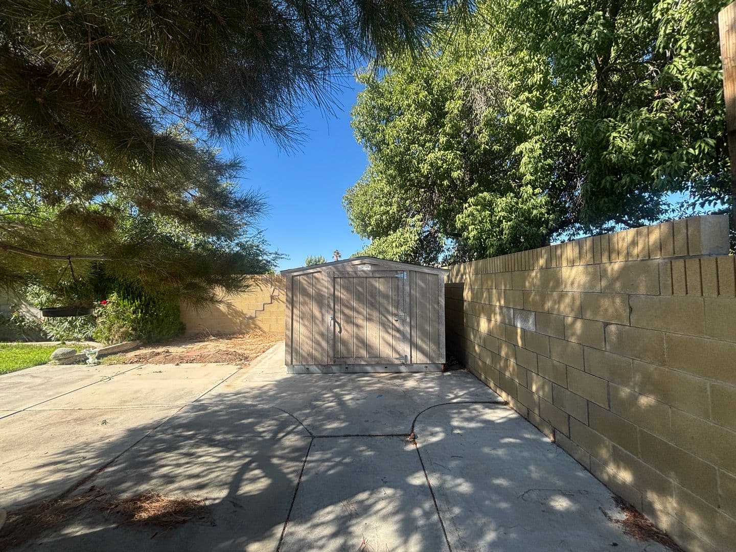 LANCASTER House: 2615 WEST AVENUE J-8
